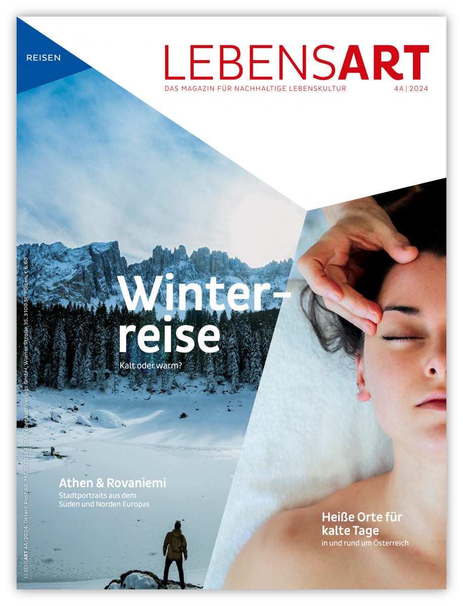 Auf dem Cover sind zwei Bilder zu sehen: Links eine verschneite Winterlandschaft, rechts eine junge Frau, die sich im Spa entspannt. 